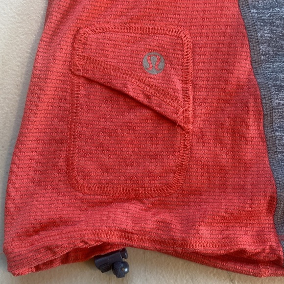 Lululemon Red & Gray Short Sleeve Running Top Women’s Activewear Size Small - Picture 7 of 7